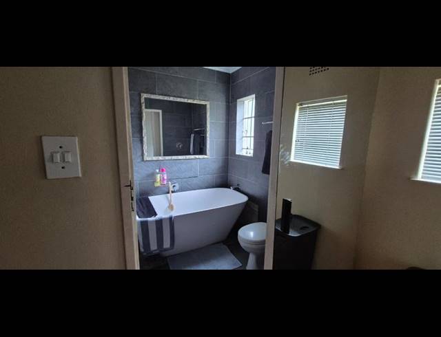 2 BEDROOM APARTMENT FOR SALE IN SANDOWN